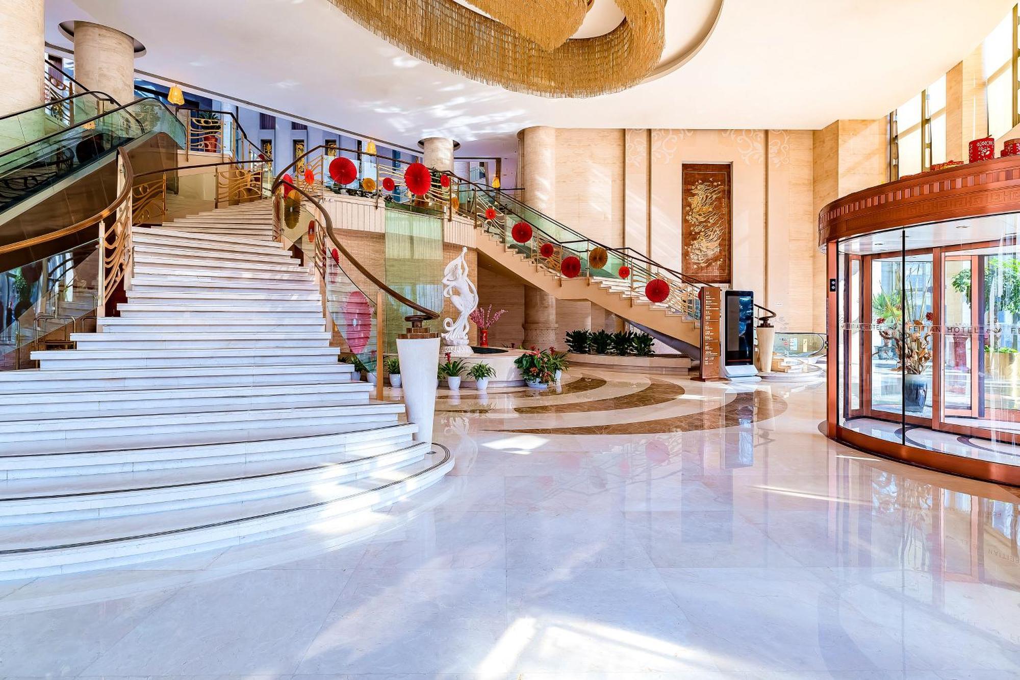 Beijing Feitian Hotel Экстерьер фото