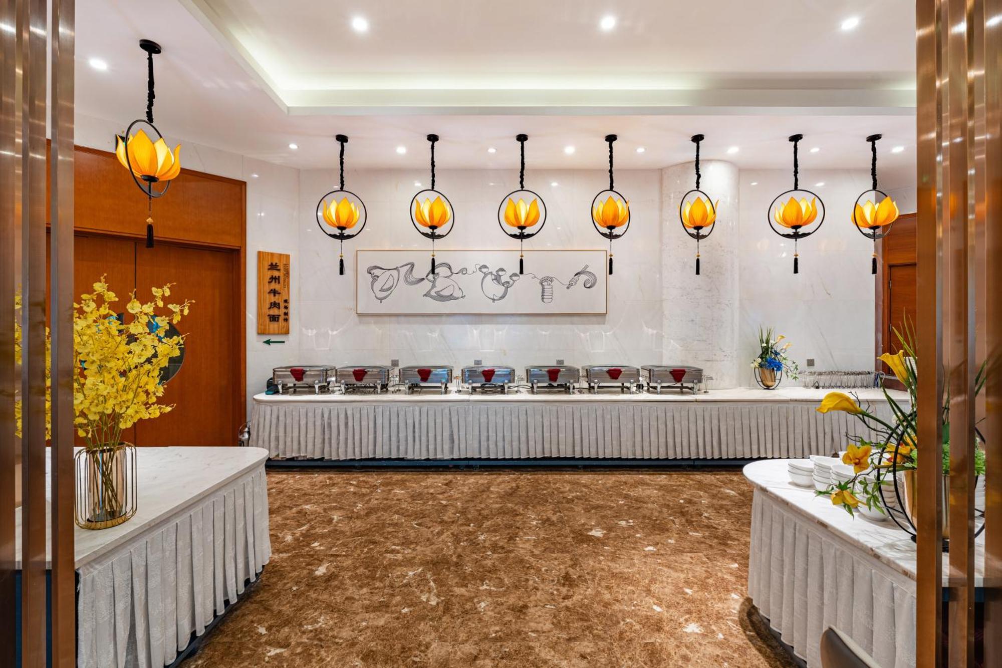 Beijing Feitian Hotel Экстерьер фото