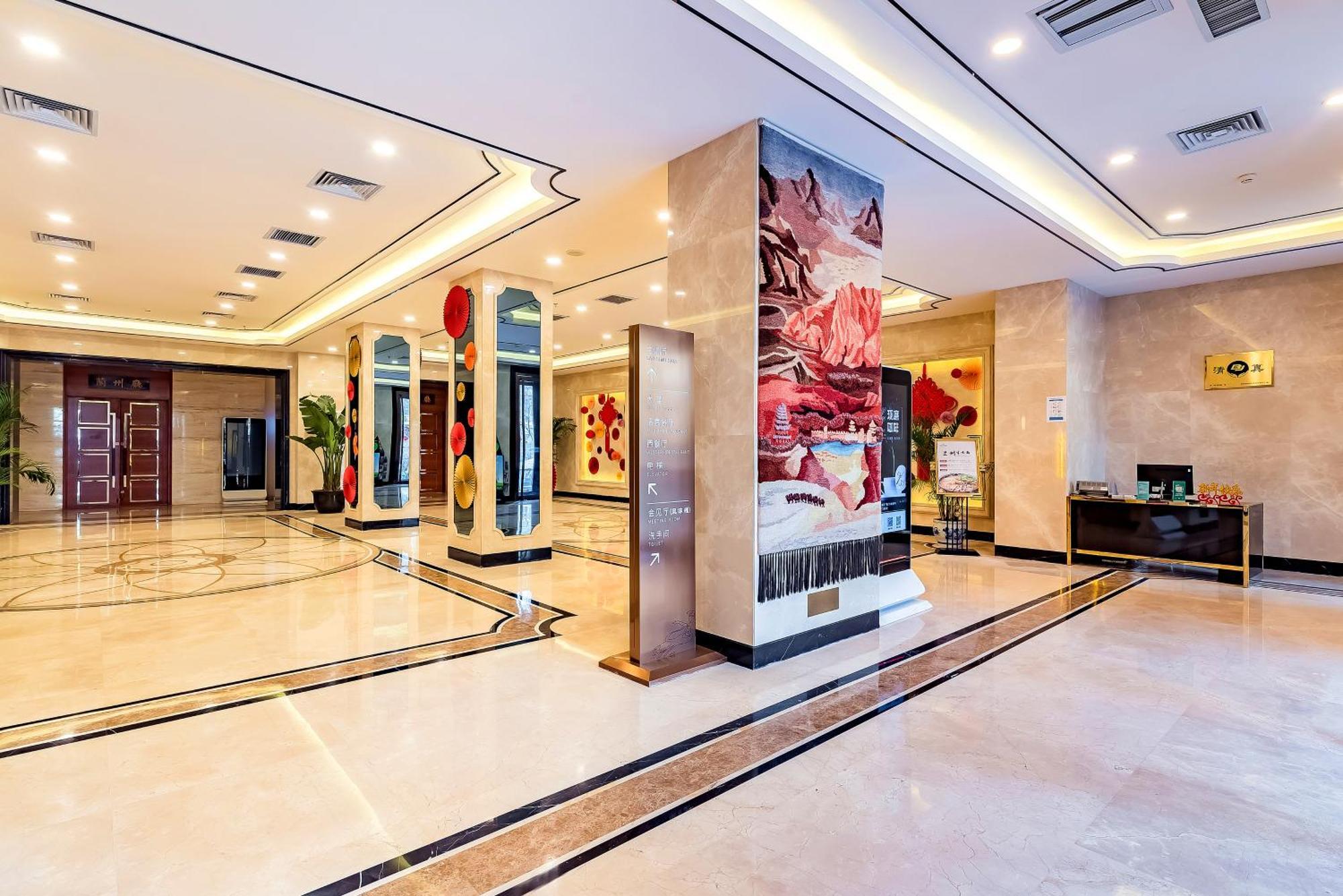 Beijing Feitian Hotel Экстерьер фото